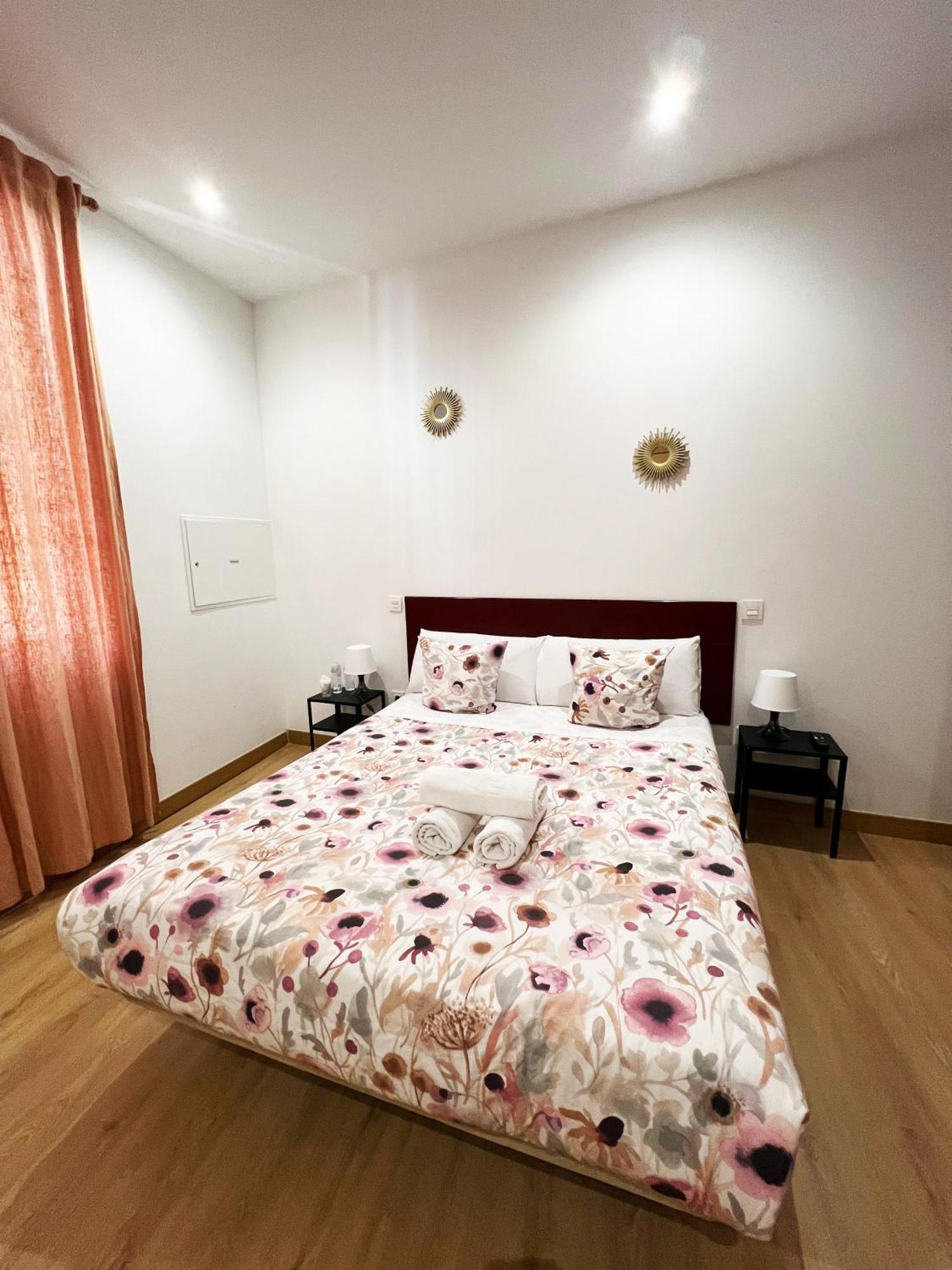 โฮสทาล แอบาลี Hotel มาดริด ภายนอก รูปภาพ